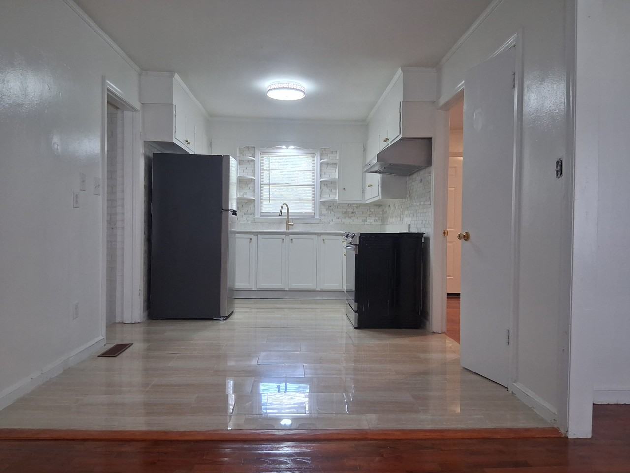 607 12th St E #NA - Photo 3 of 16