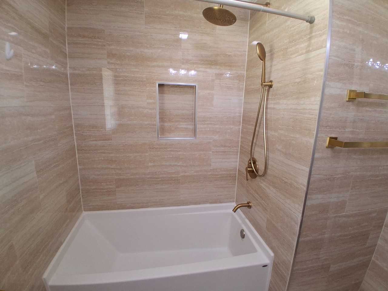 607 12th St E #NA - Photo 5 of 16