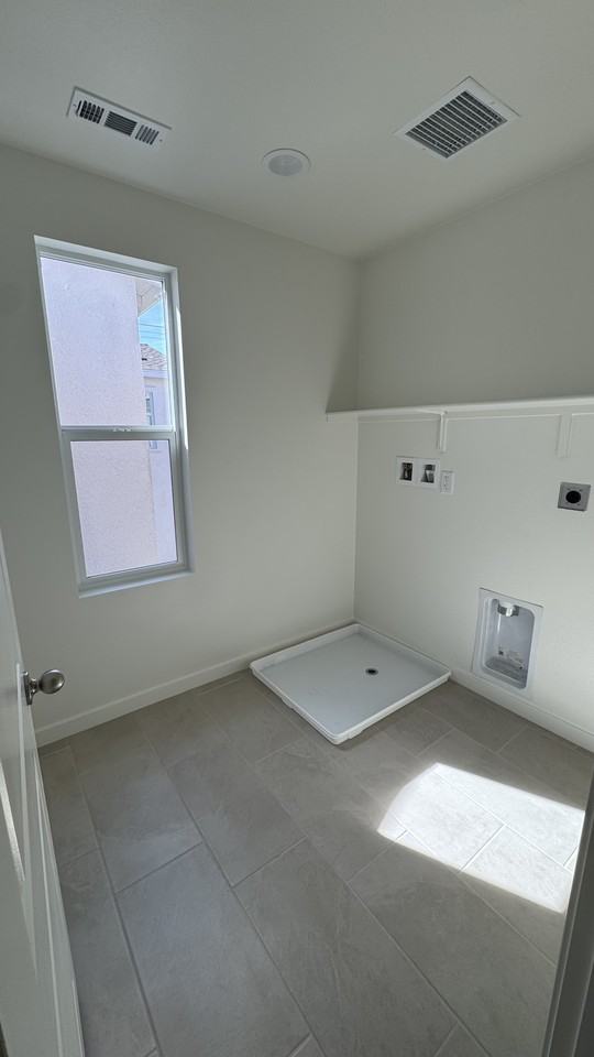 2223 N Oakridge Ct #NA - Photo 2 of 13