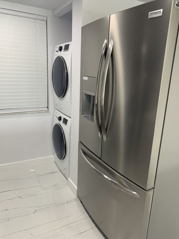 2786 Tennis Club Dr #301 - Photo 2 of 14