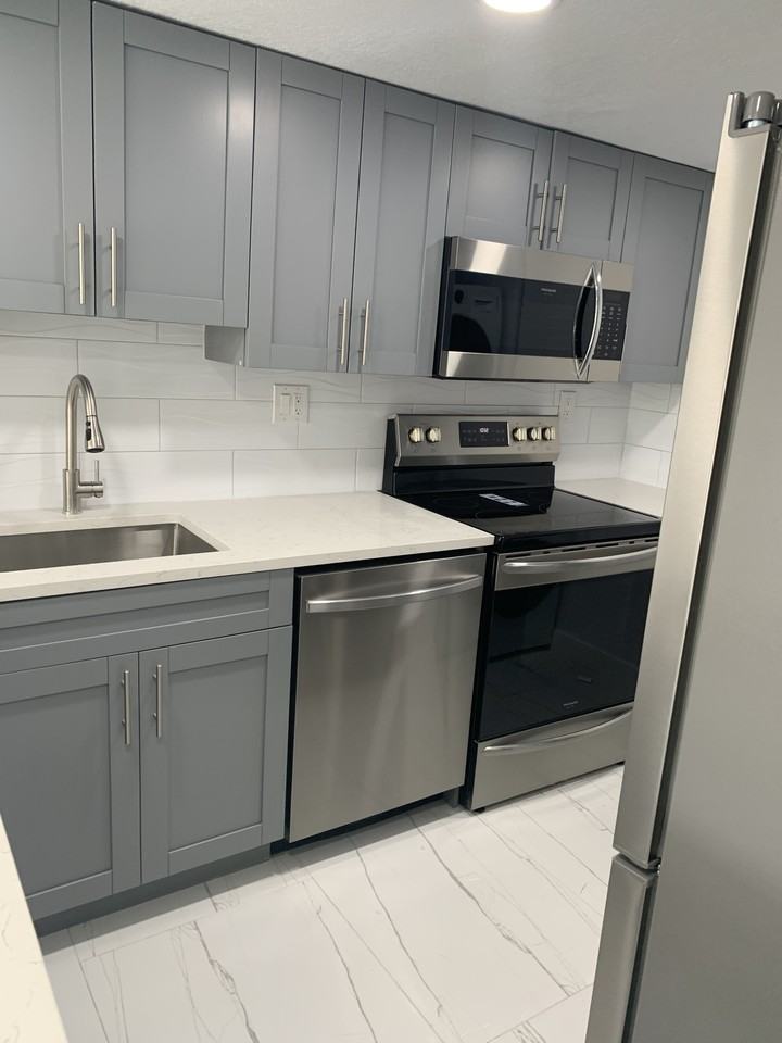 2786 Tennis Club Dr #301 - Photo 5 of 14