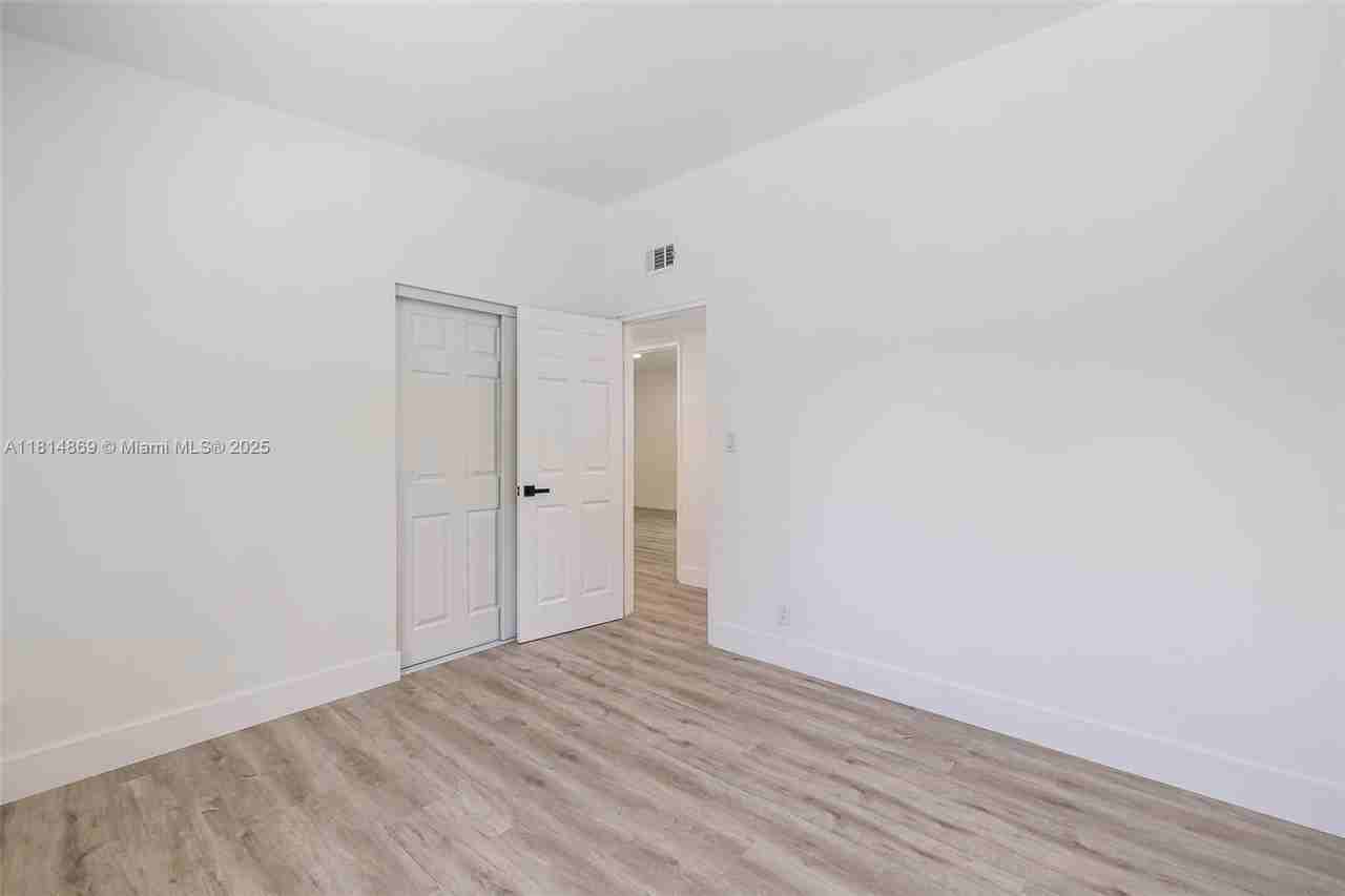 3105 Sw 16th St #NA - Photo 5 of 24