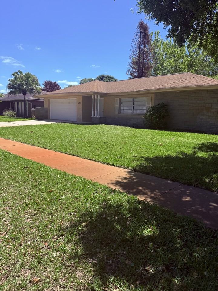 1225 Santa Cruz Ave #NA - Photo 2 of 16