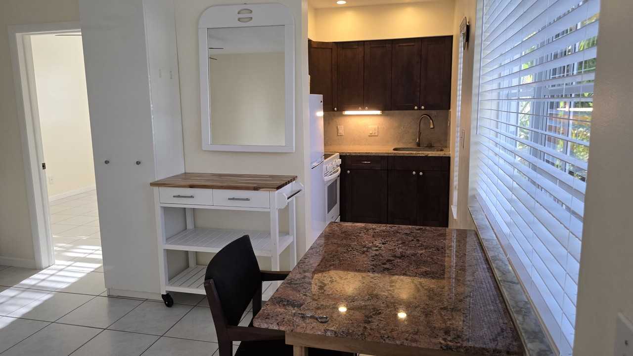 3300 Se 5th St #1 - Photo 3 of 8