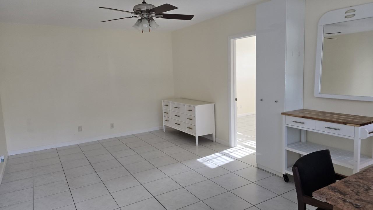 3300 Se 5th St #1 - Photo 4 of 8