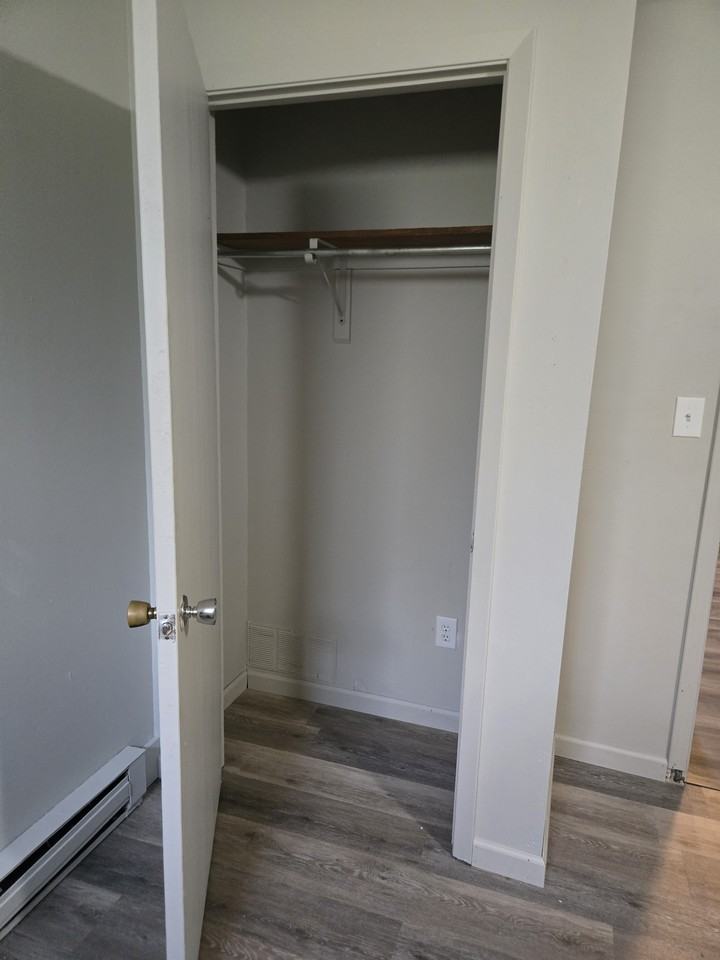 151 Victoria Arms Cir #7 - Photo 6 of 22