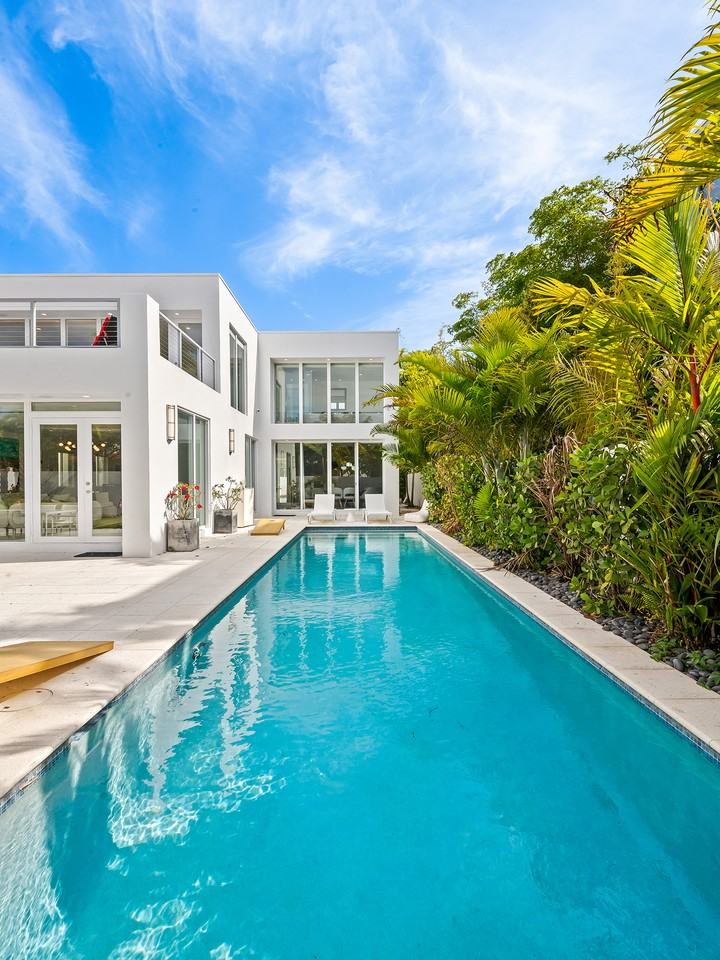 1504 Ne 6th St #NA - Photo 3 of 50