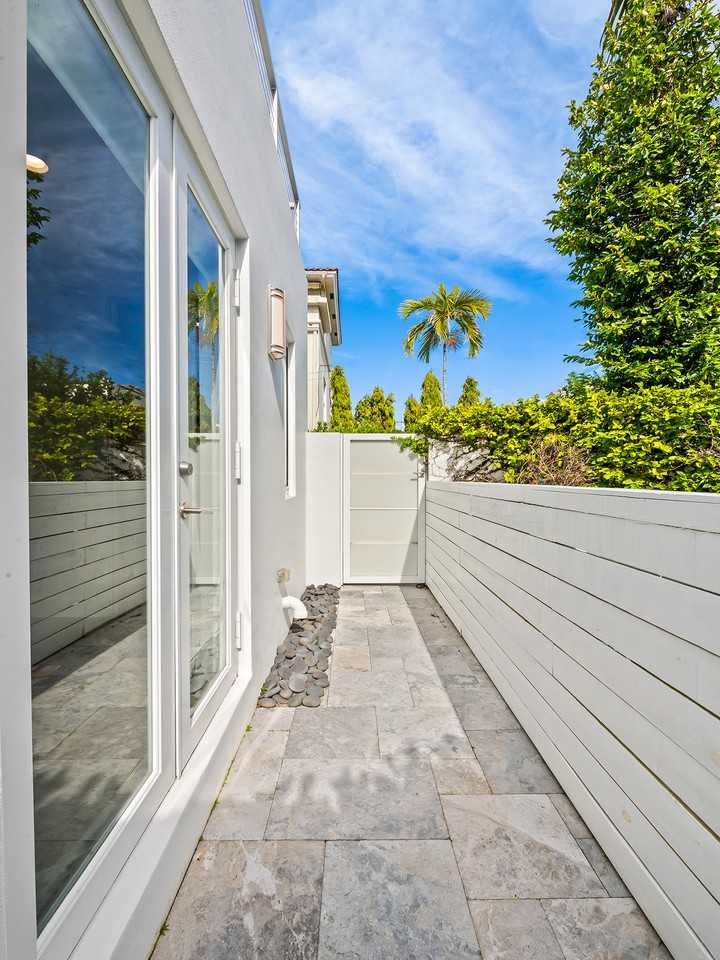 1504 Ne 6th St #NA - Photo 7 of 50