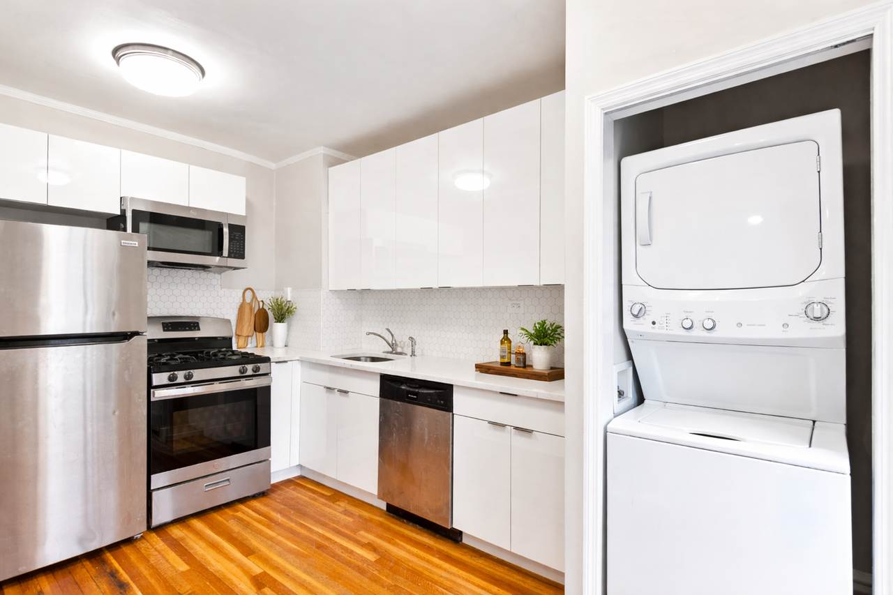 Montclair Gardens - Photo 5 of 24