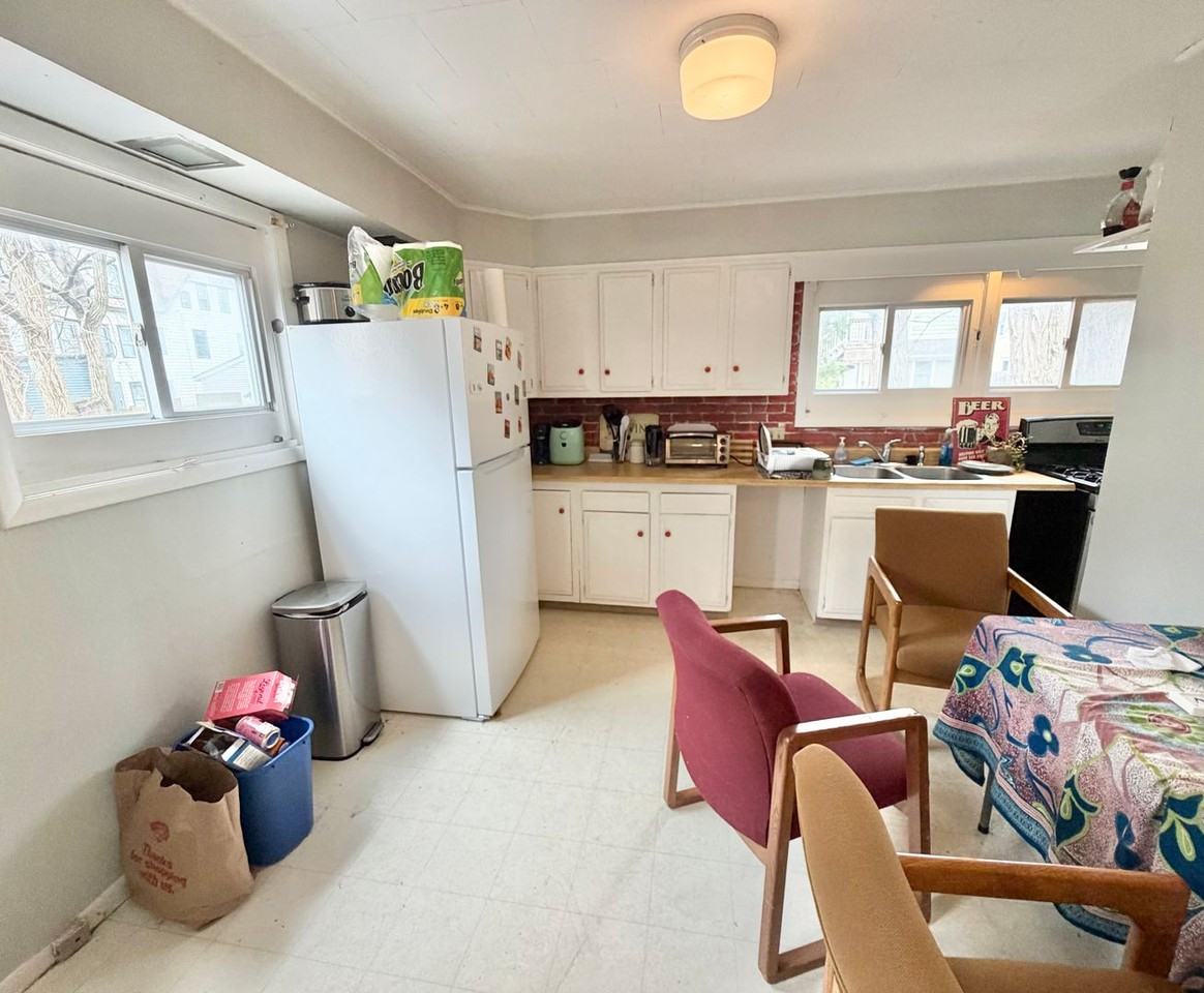 45 North Winooski Avenue - Photo 3 of 32