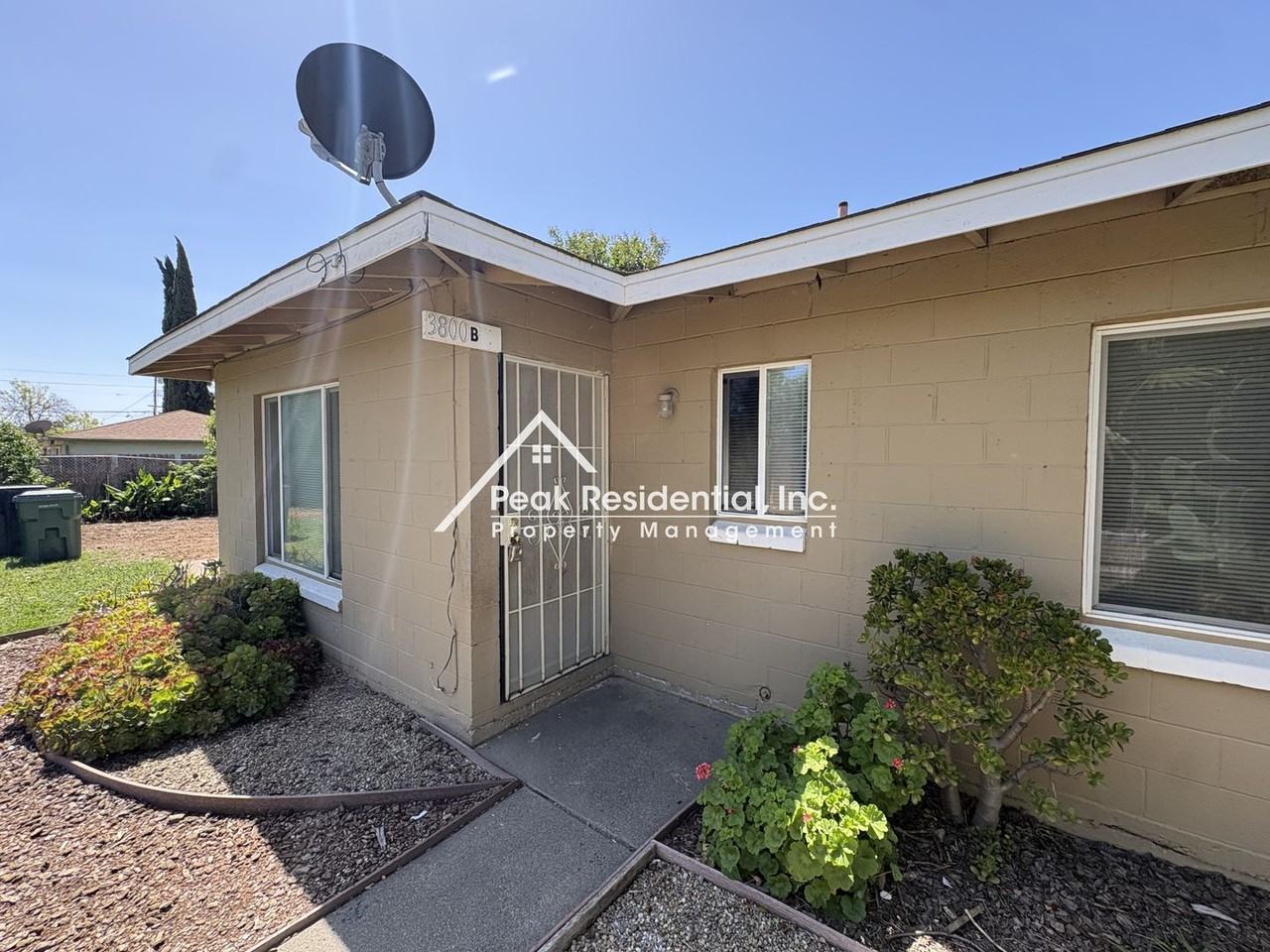 3800 45th Ave #B - Photo 3 of 18