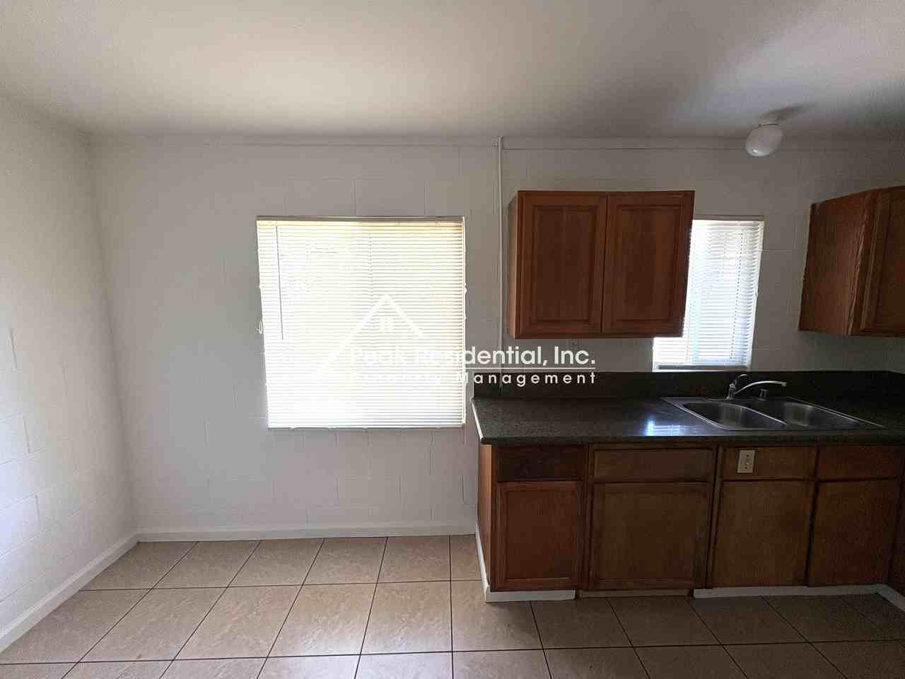 3800 45th Ave #B - Photo 7 of 18