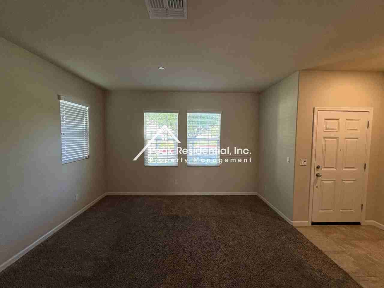 8215 Winterhead Ln - Photo 6 of 30