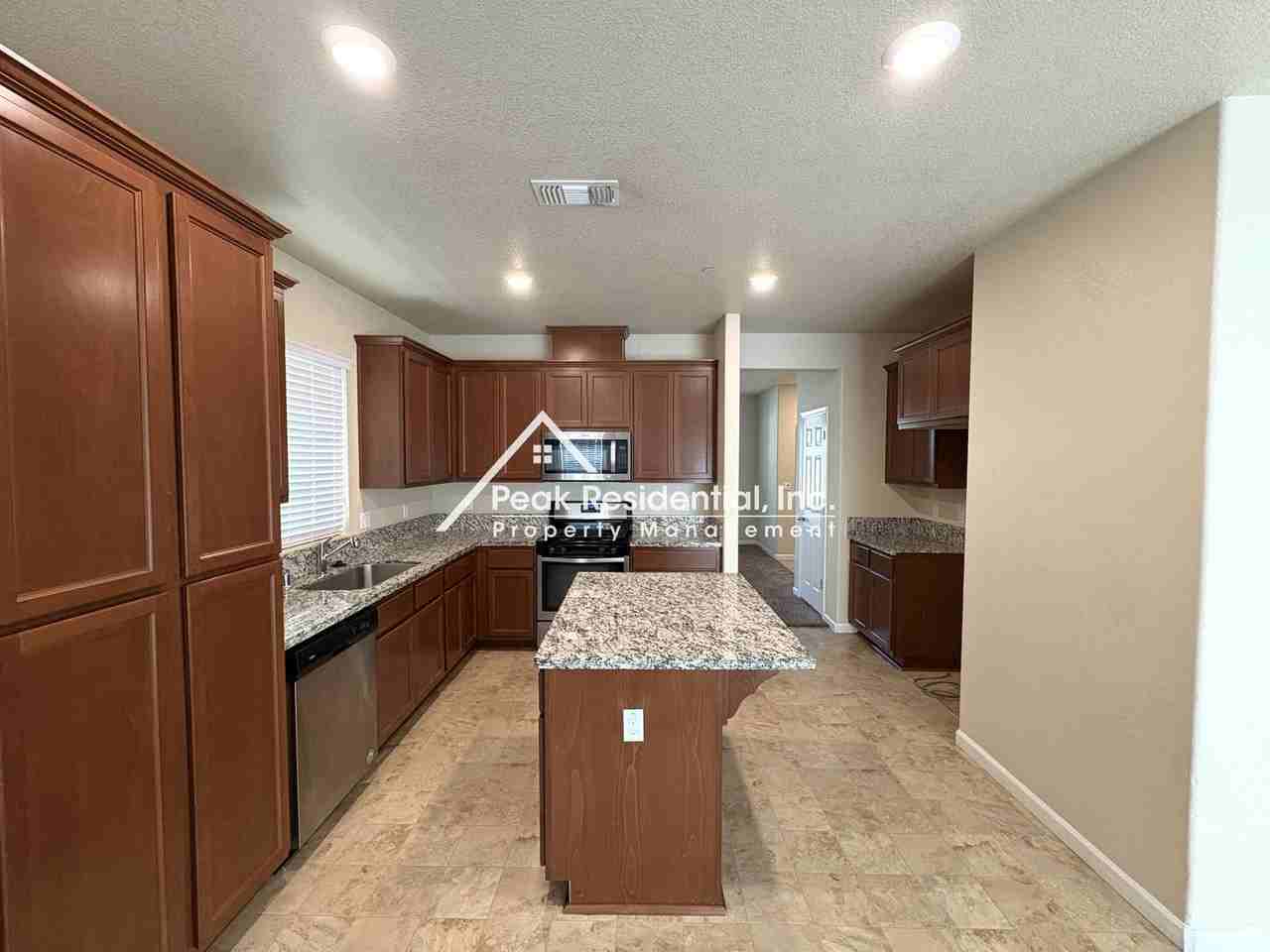 8215 Winterhead Ln - Photo 7 of 30