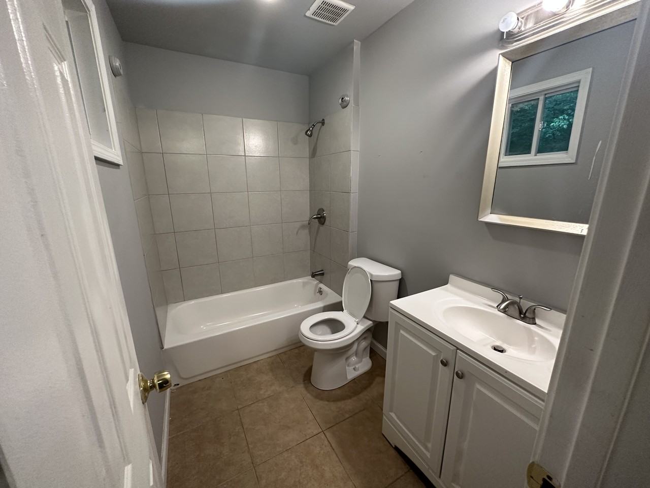 896 Edwin St Nw #NA - Photo 7 of 8