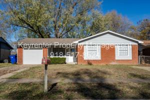 featured image of 904 W El Paso Pl