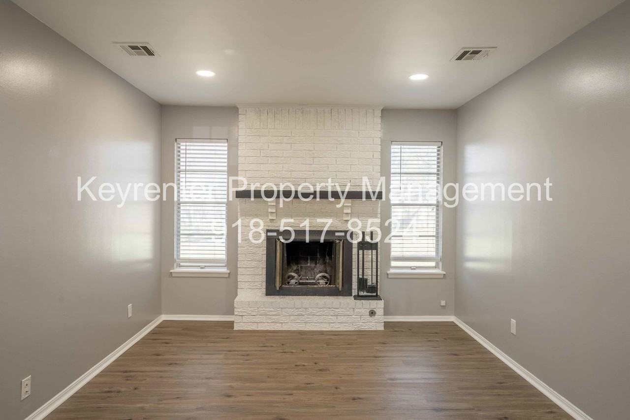 904 W El Paso Pl - Photo 3 of 15