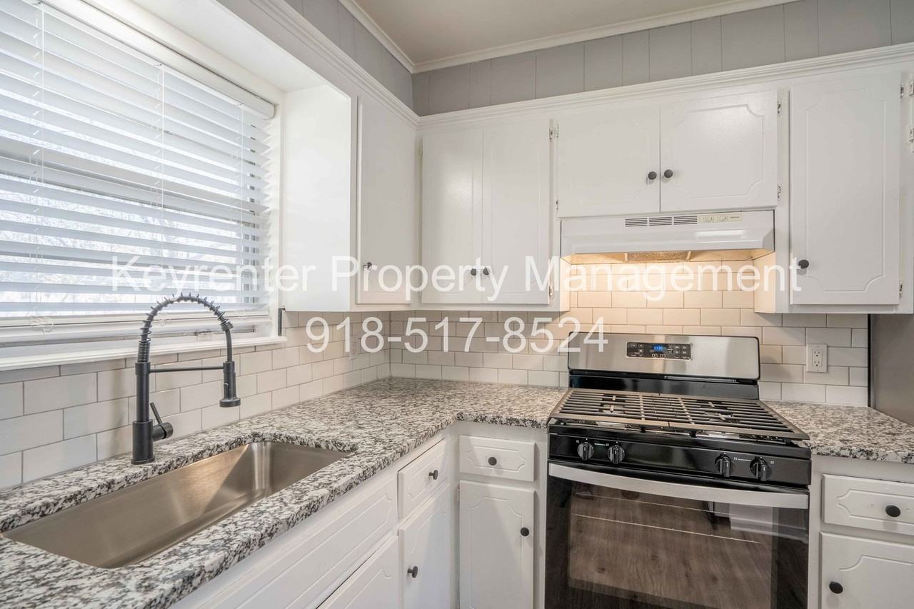 904 W El Paso Pl - Photo 7 of 15