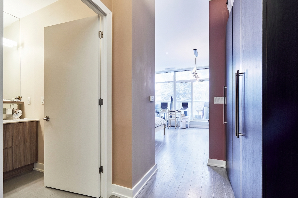 St Clair Ave W & Spadina Rd - Photo 2 of 10