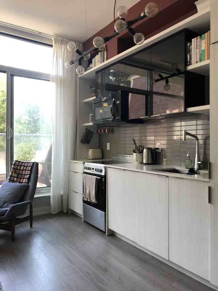 St Clair Ave W & Spadina Rd - Photo 5 of 10