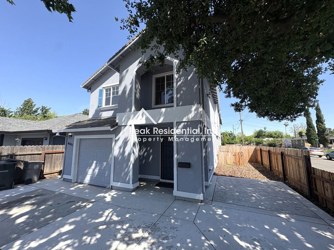 4061 32nd St - Photo 3 of 24