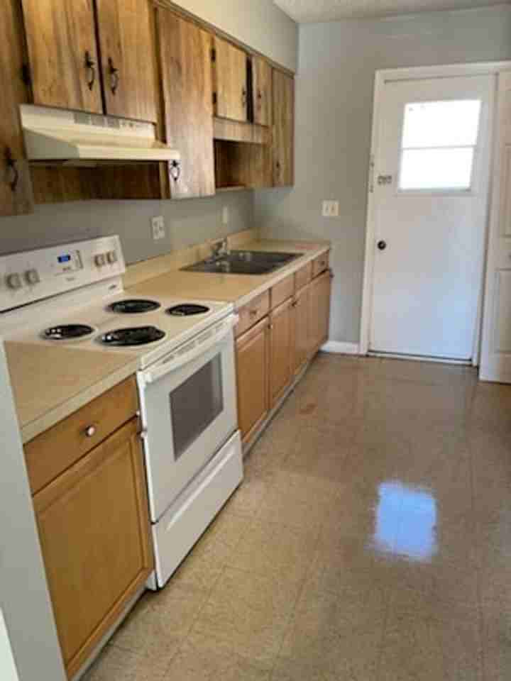 2830 Skyview Dr - Photo 4 of 6