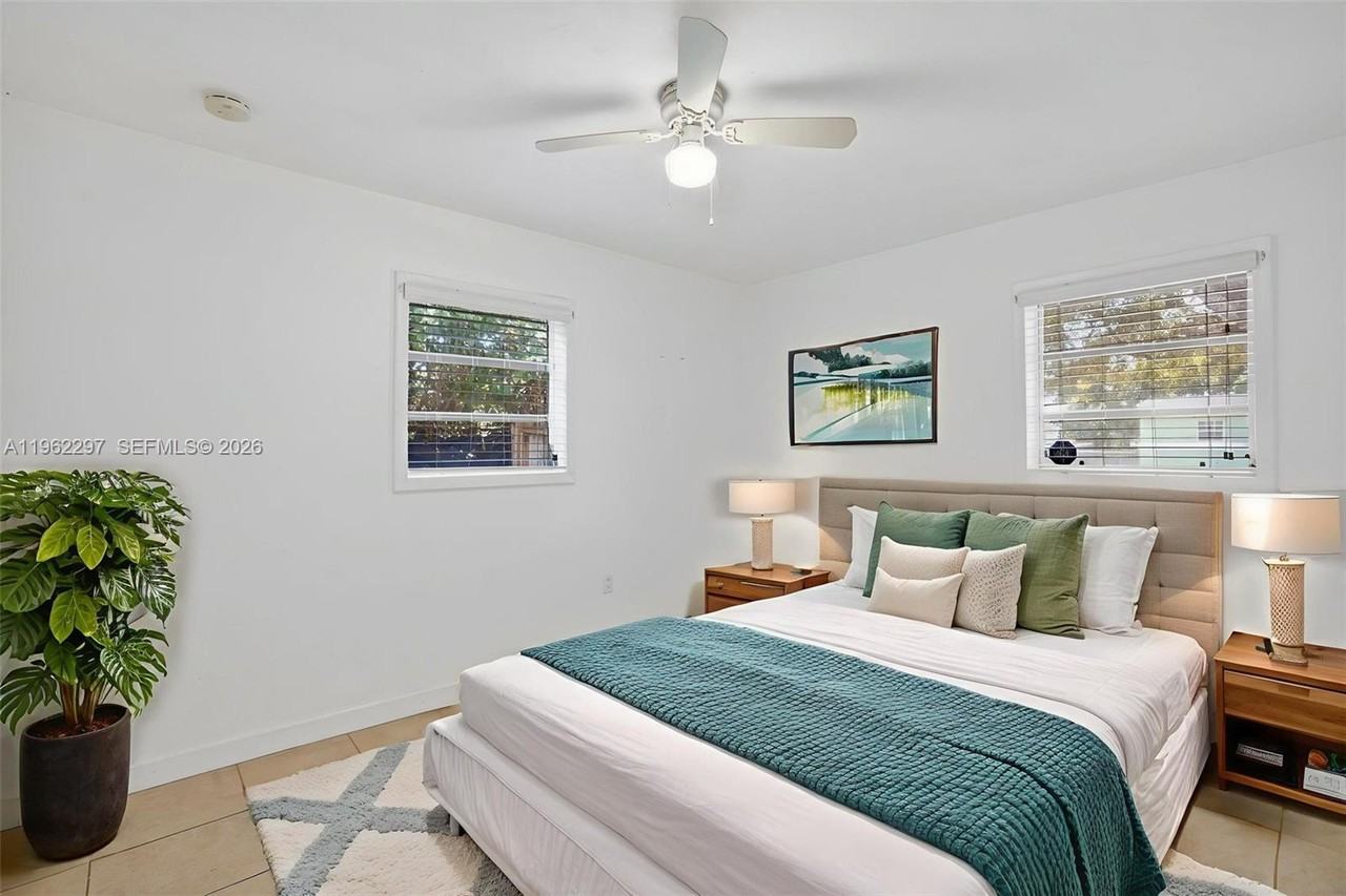 10325 Southwest 149th Terrace - Photo 4 of 34