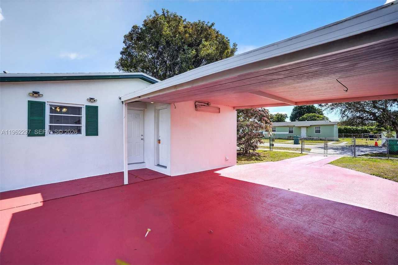 10325 Southwest 149th Terrace - Photo 6 of 34