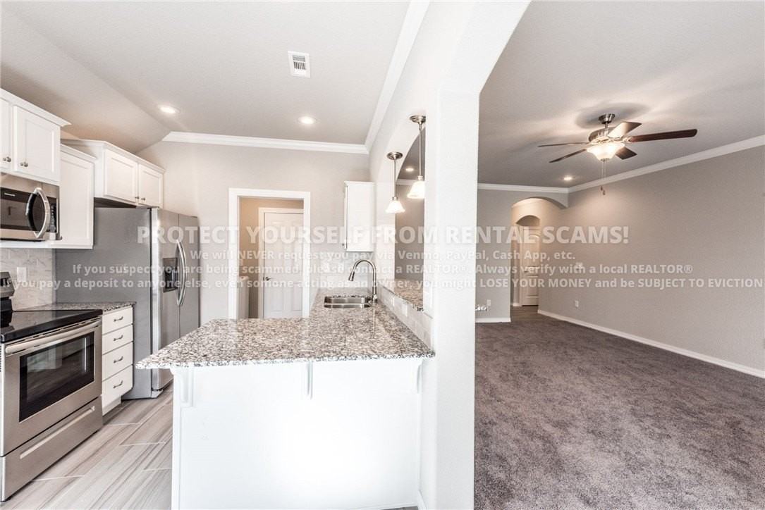 1121 Gardenia St - Photo 5 of 16