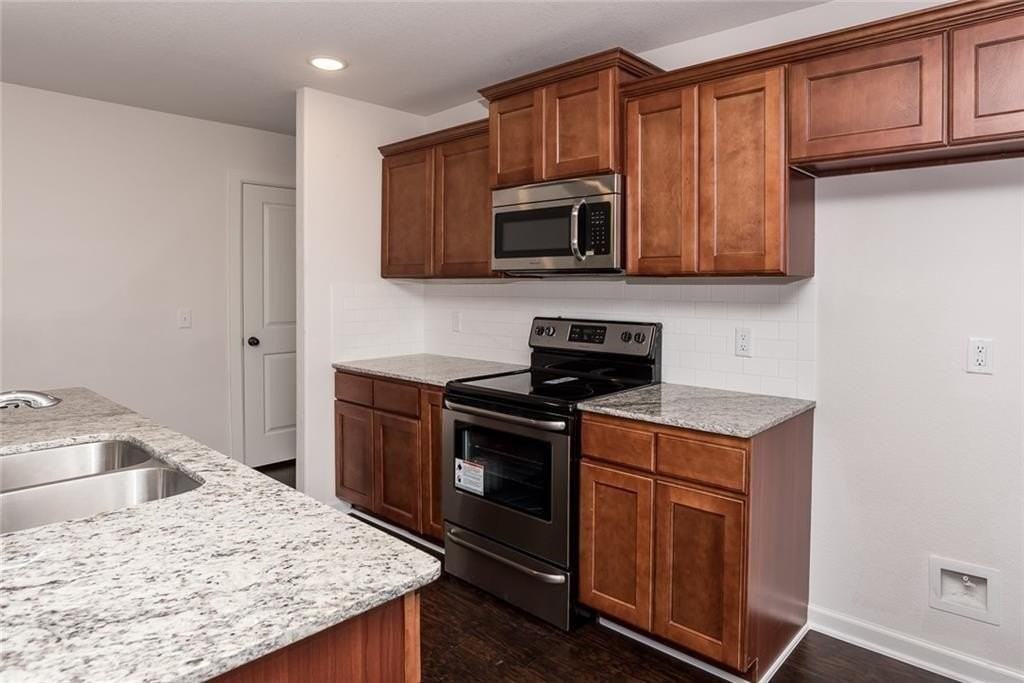 105 Lion Dr N - Photo 4 of 15