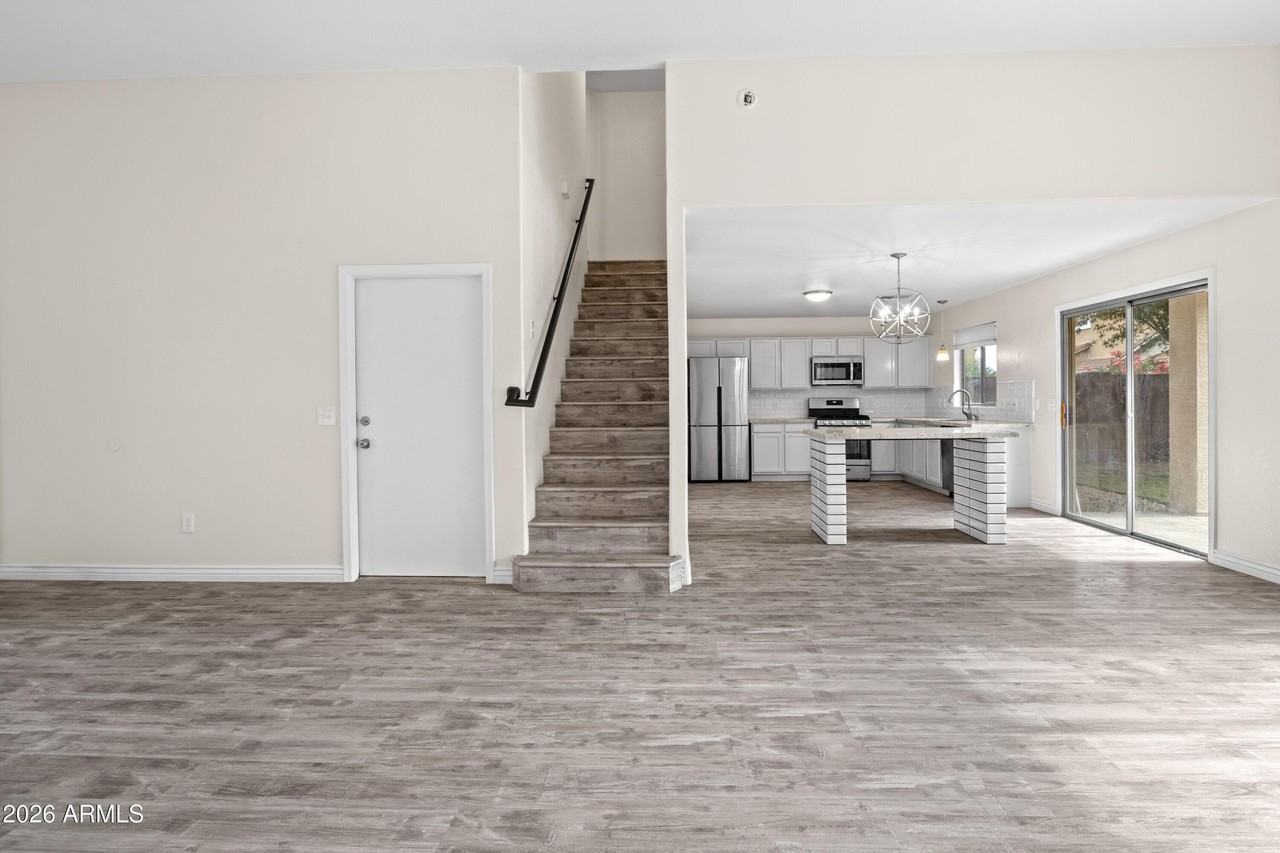 4051 E Melinda Ln - Photo 5 of 24