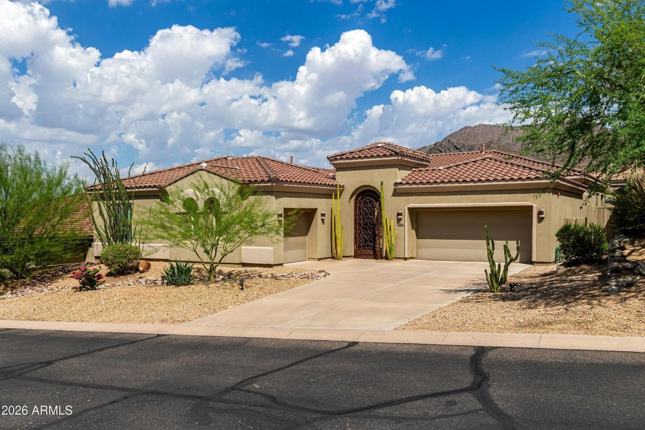 11312 E Greenway Rd