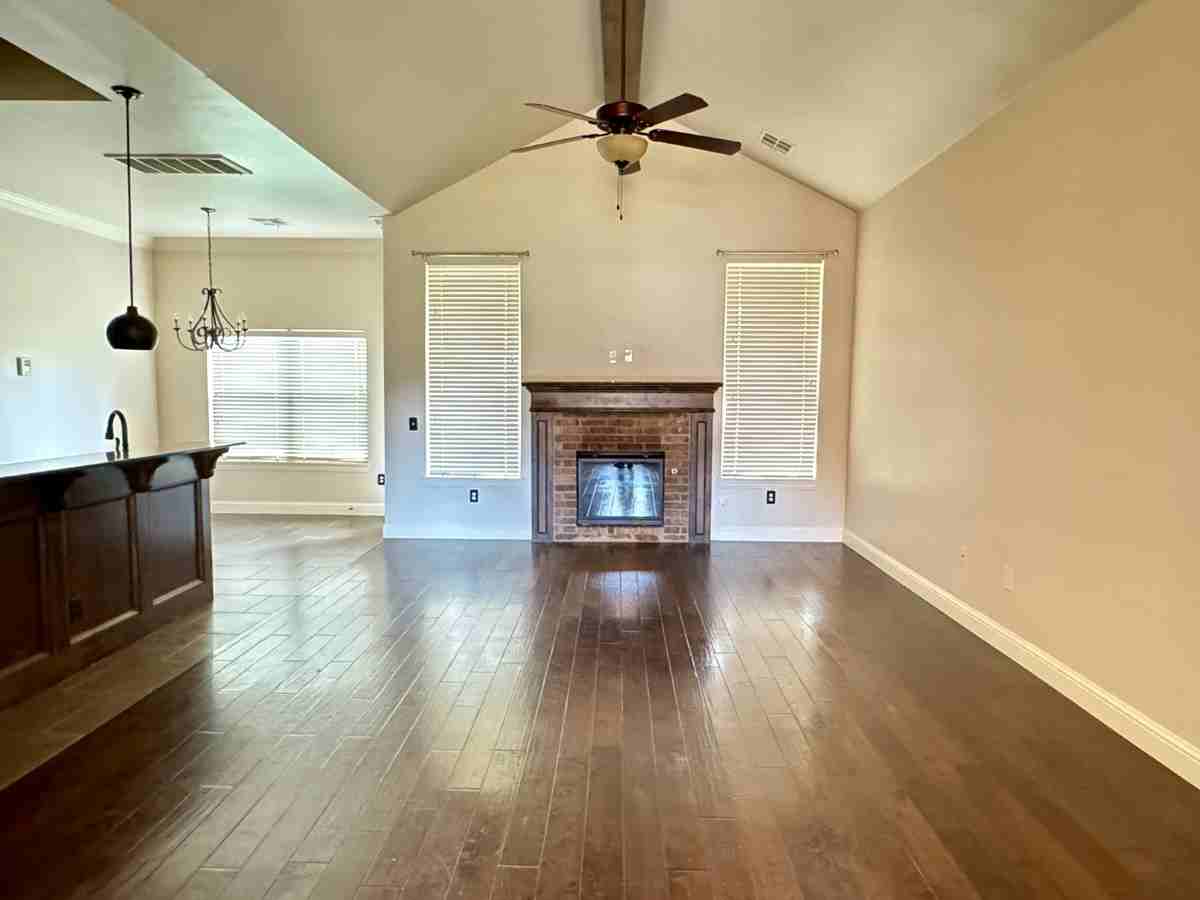 17225 Ridgewood Dr #1 - Photo 7 of 39