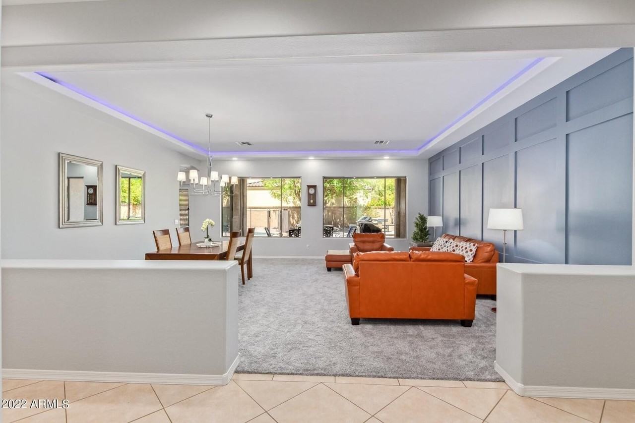 4250 S Lafayette Dr - Photo 3 of 30