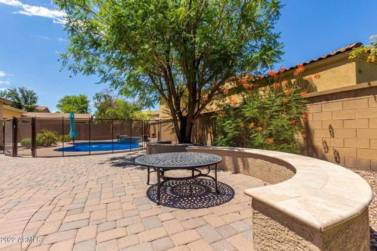 4250 S Lafayette Dr - Photo 5 of 30