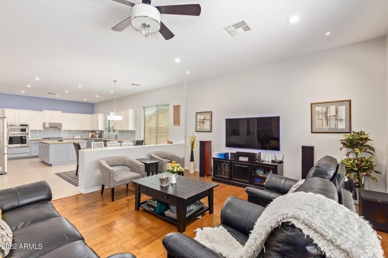 4250 S Lafayette Dr - Photo 7 of 30