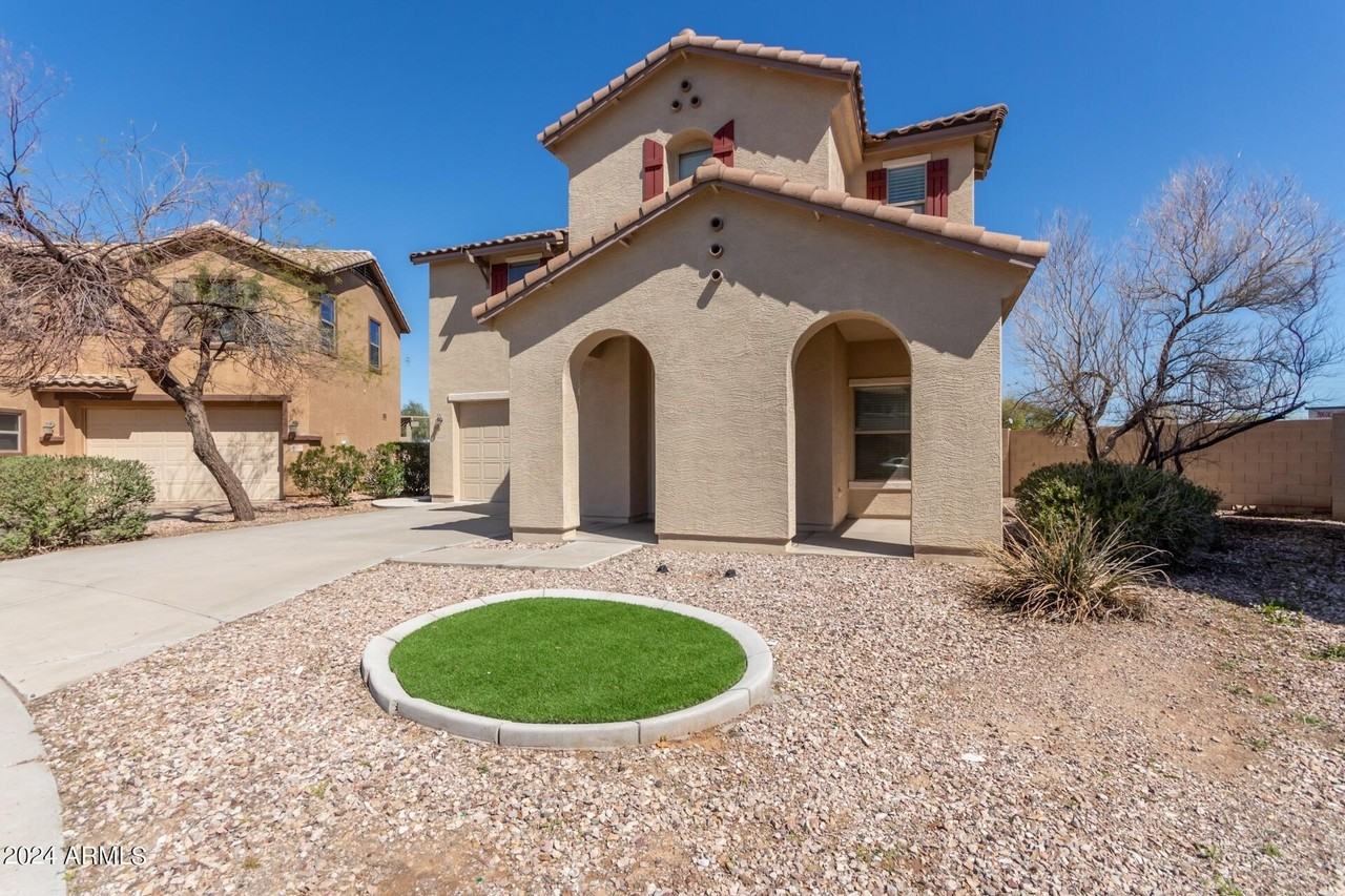 4937 N 108th Ave - Photo 3 of 36