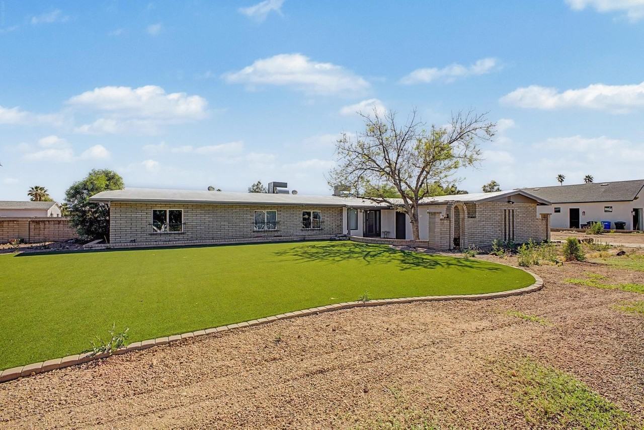 6315 E Delcoa Ave - Photo 2 of 50