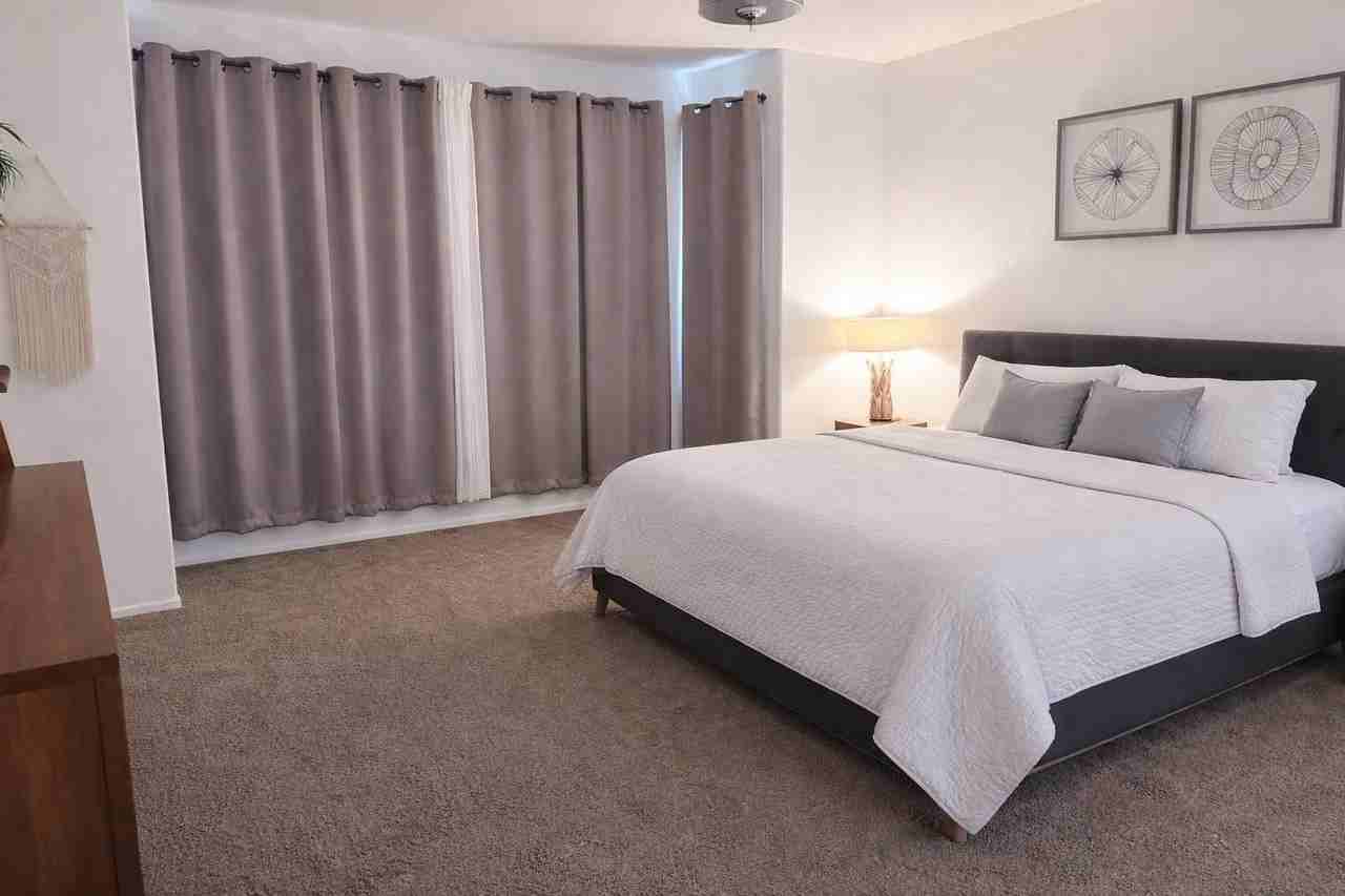 14515 W Lisbon Ln - Photo 6 of 15