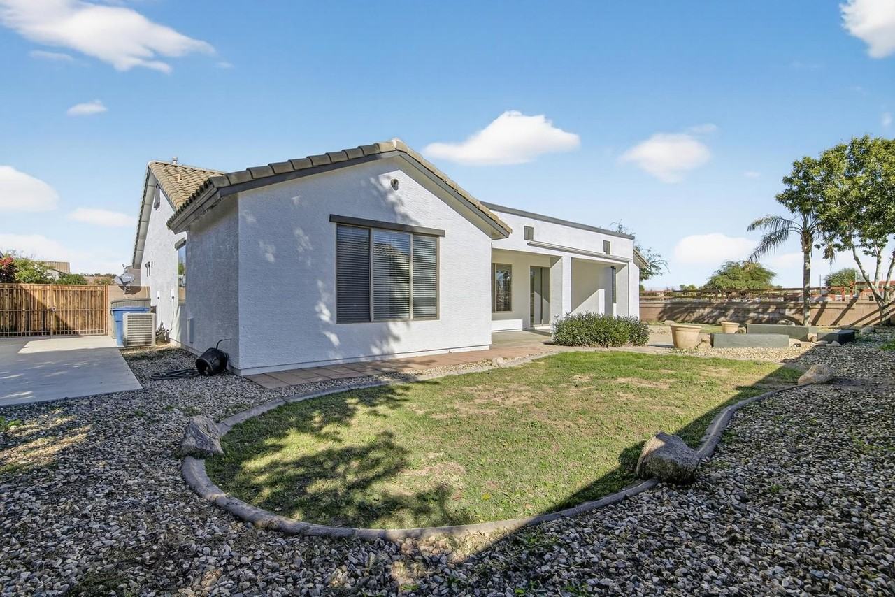 18711 E Raven Dr - Photo 3 of 44