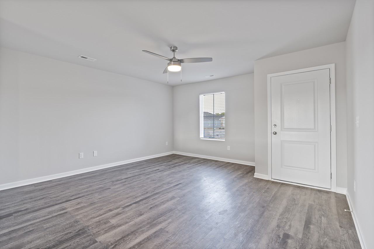 4020 Ryan Dr Sw #1 - Photo 3 of 16