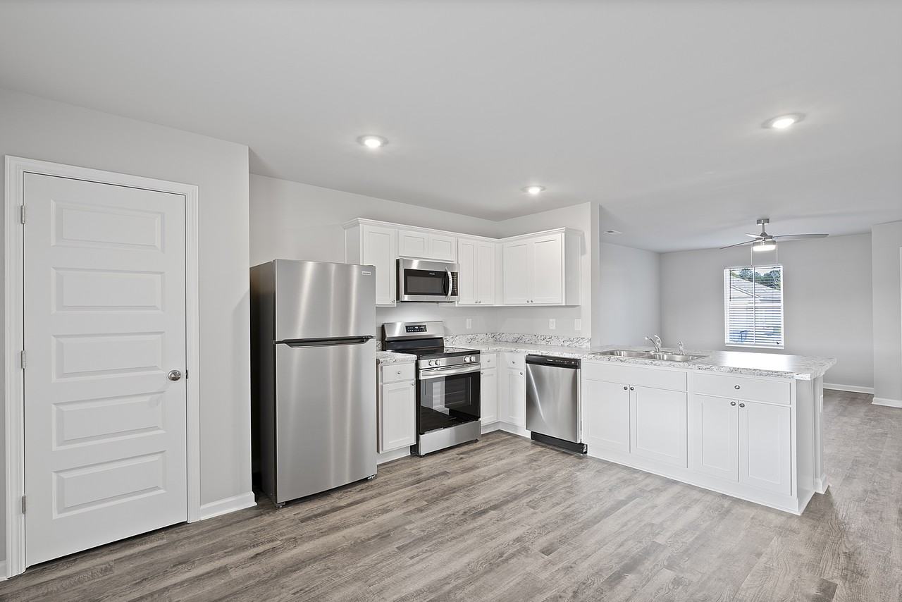 4020 Ryan Dr Sw #1 - Photo 5 of 16