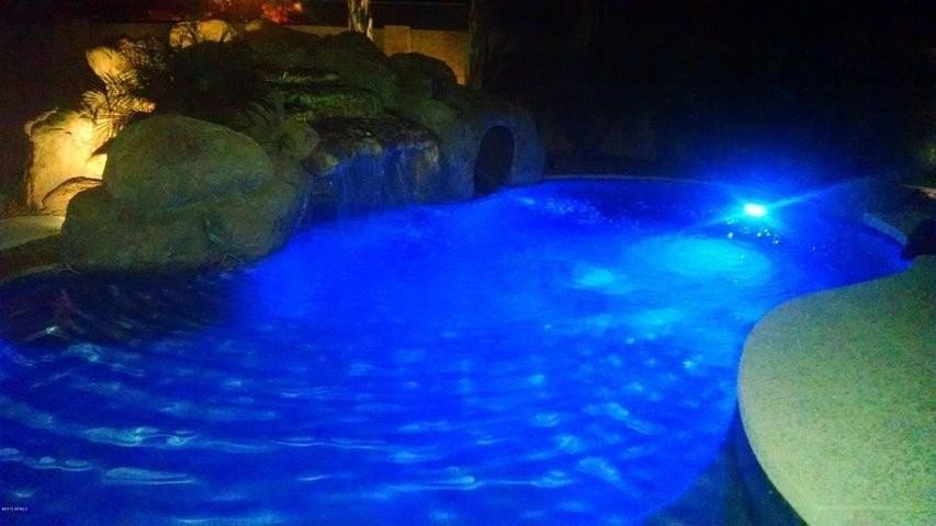 5233 E Carmel Ave - Photo 7 of 43