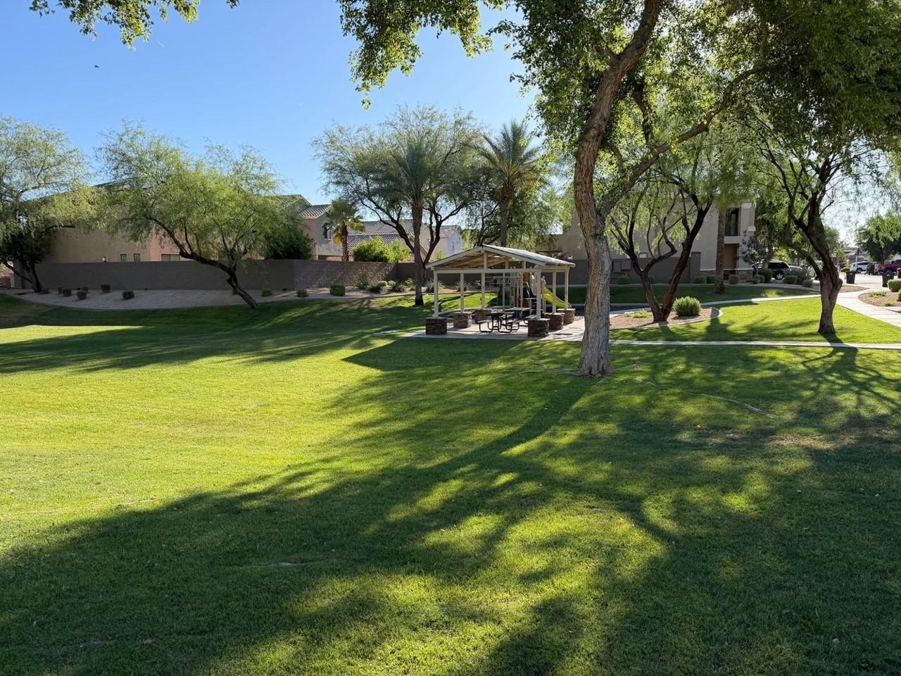 5233 E Carmel Ave - Photo 6 of 43