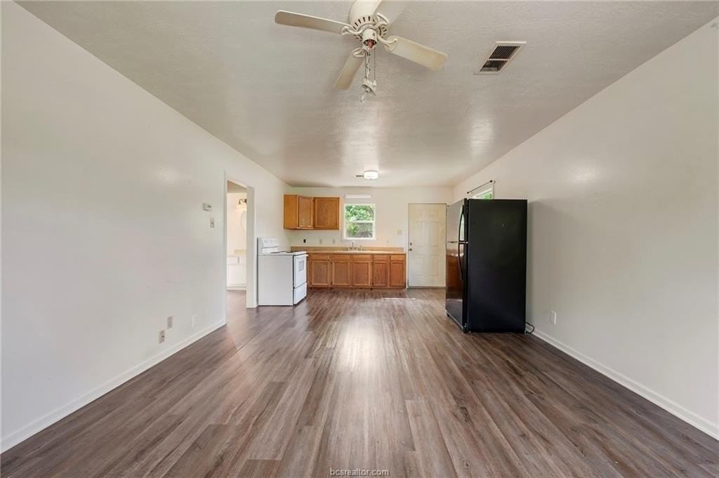 400 Robertson St - Photo 3 of 9