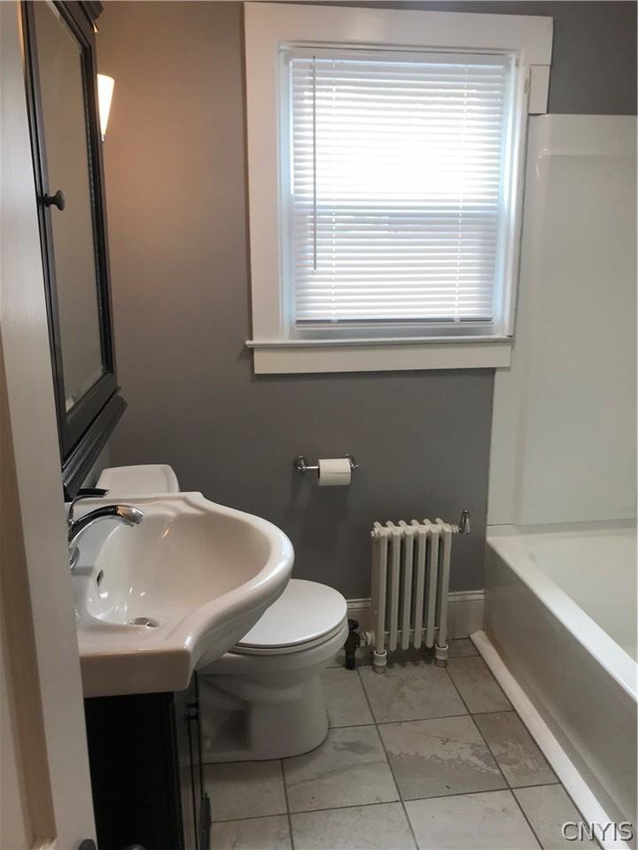 44 Westmoreland St - Photo 4 of 12