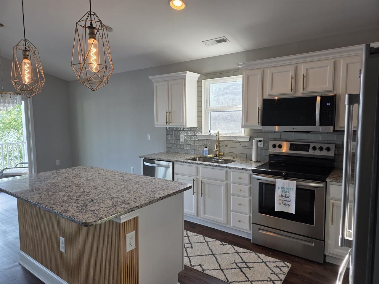 1048 Meadowoods Dr - Photo 5 of 31