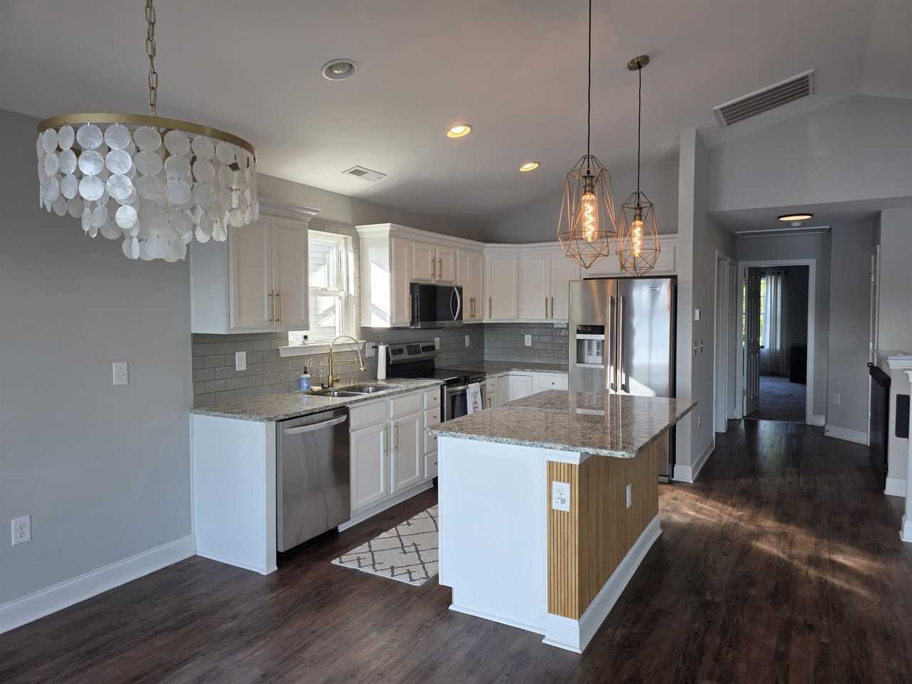 1048 Meadowoods Dr - Photo 6 of 31