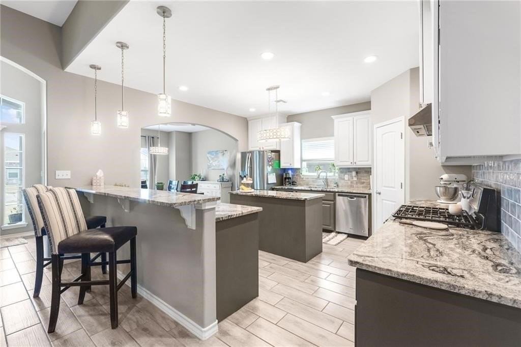 3913 Woodhouse Ln - Photo 2 of 3