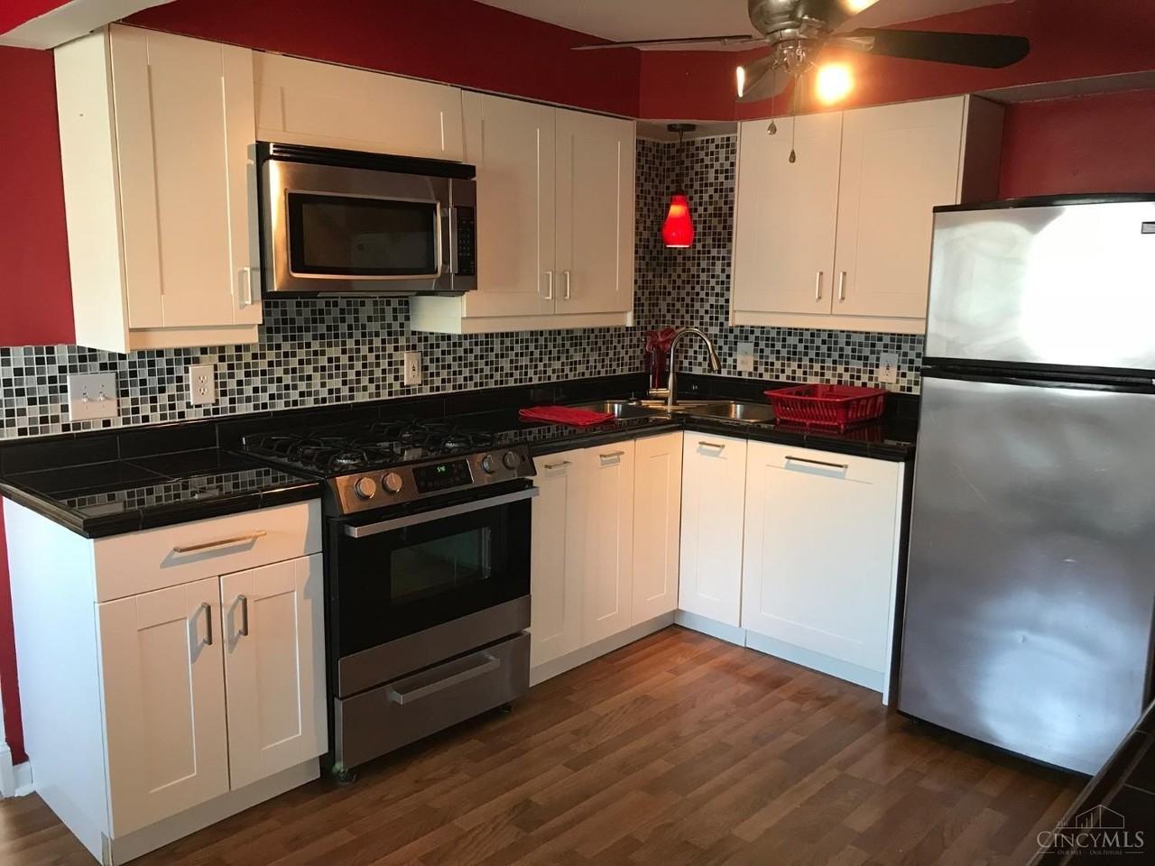 3520 Burke Ave - Photo 3 of 29